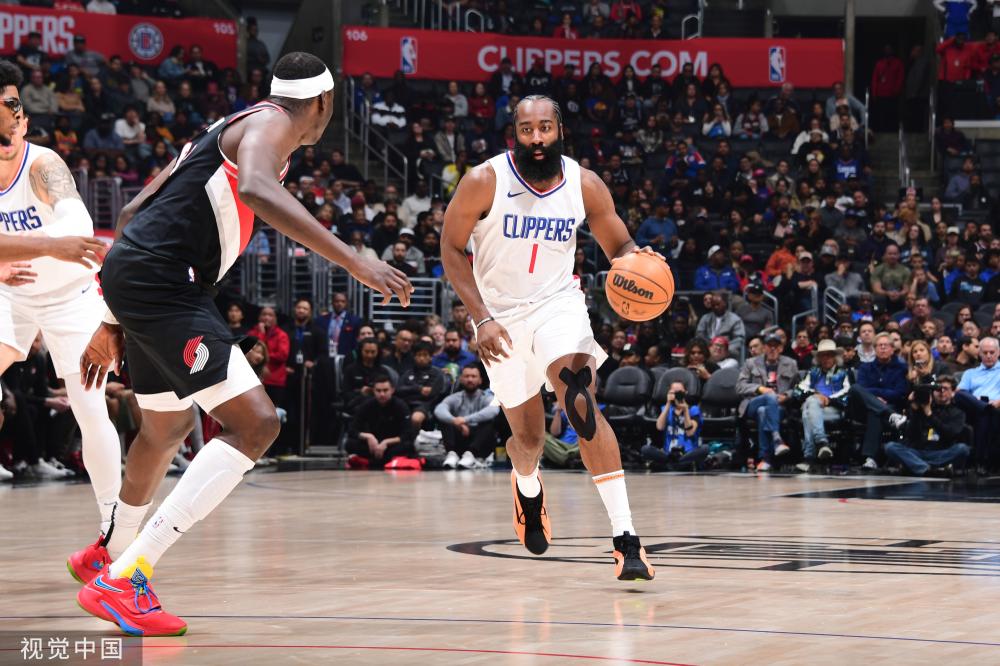 受场边采访 受场边采访