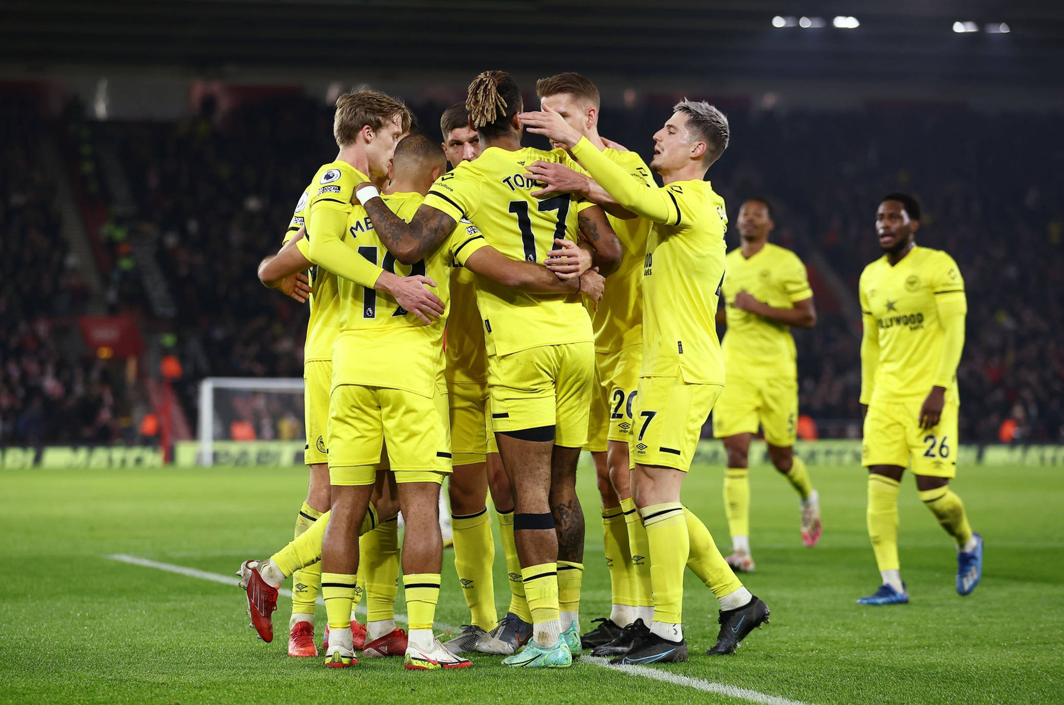 而球场后场 而球场后场