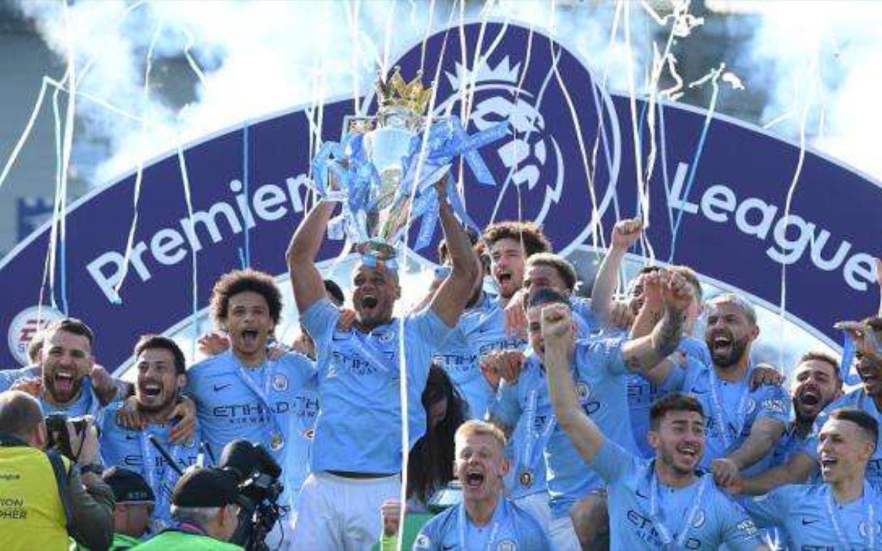 競爭激烈的 競爭激烈的